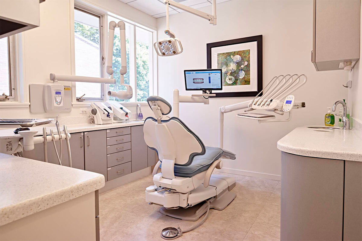 dental exam room at Metrowest Prosthodontics