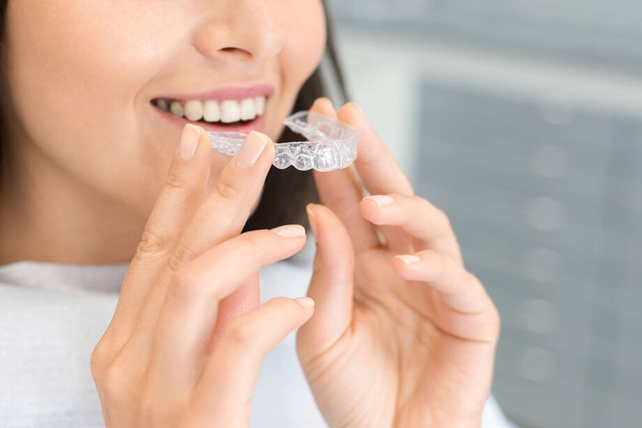 Tips For Keeping Your Invisalign Aligners Clean On the Go